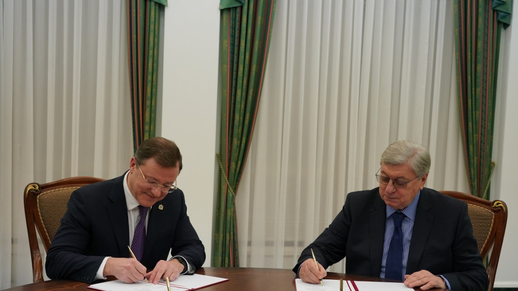 Губернатор и ректор МГИМО заключили соглашение о сотрудничестве региона с вузом