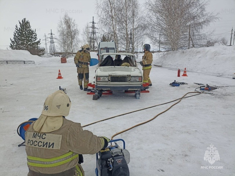 В Сызрани состоялись соревнования по проведению аварийно-спасательных работ при ДТП