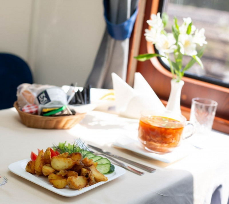 Пассажиры КбшЖД смогут попробовать блюда постного меню в поездах дальнего следования