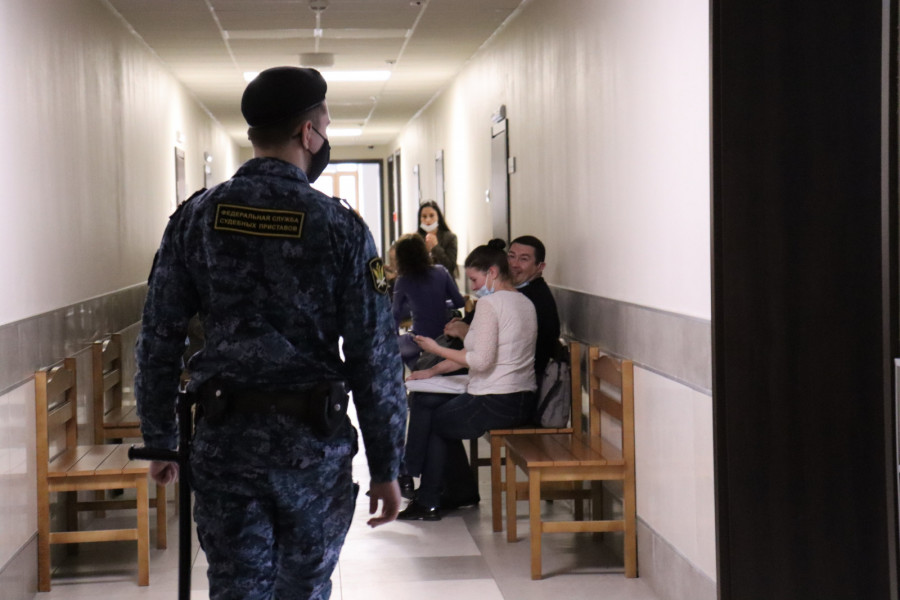 В здания судов Самарской области с начала года пытались пронести свыше 4,8 тысяч запрещенных предметов