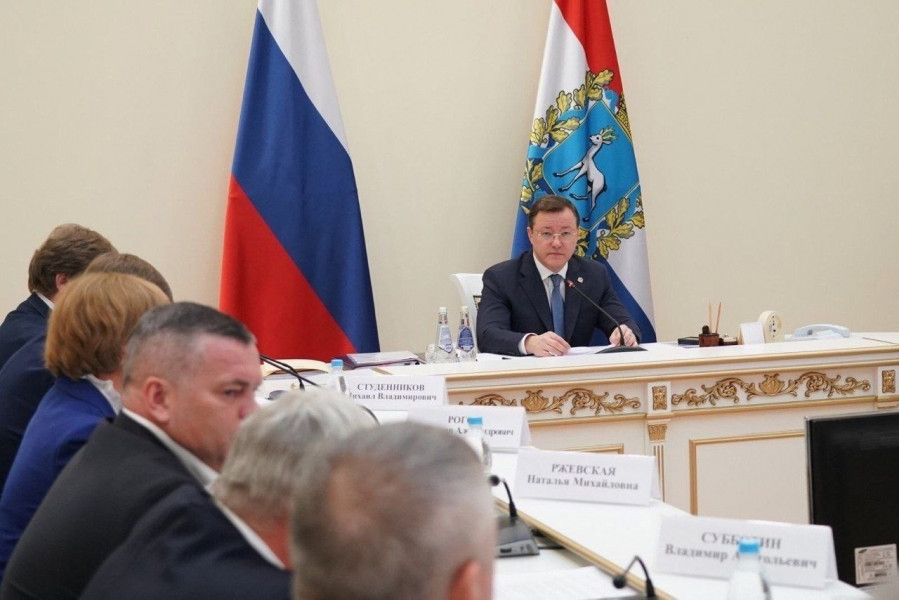 Губернатор Дмитрий Азаров провел заседание Общественного совета по экологической безопасности