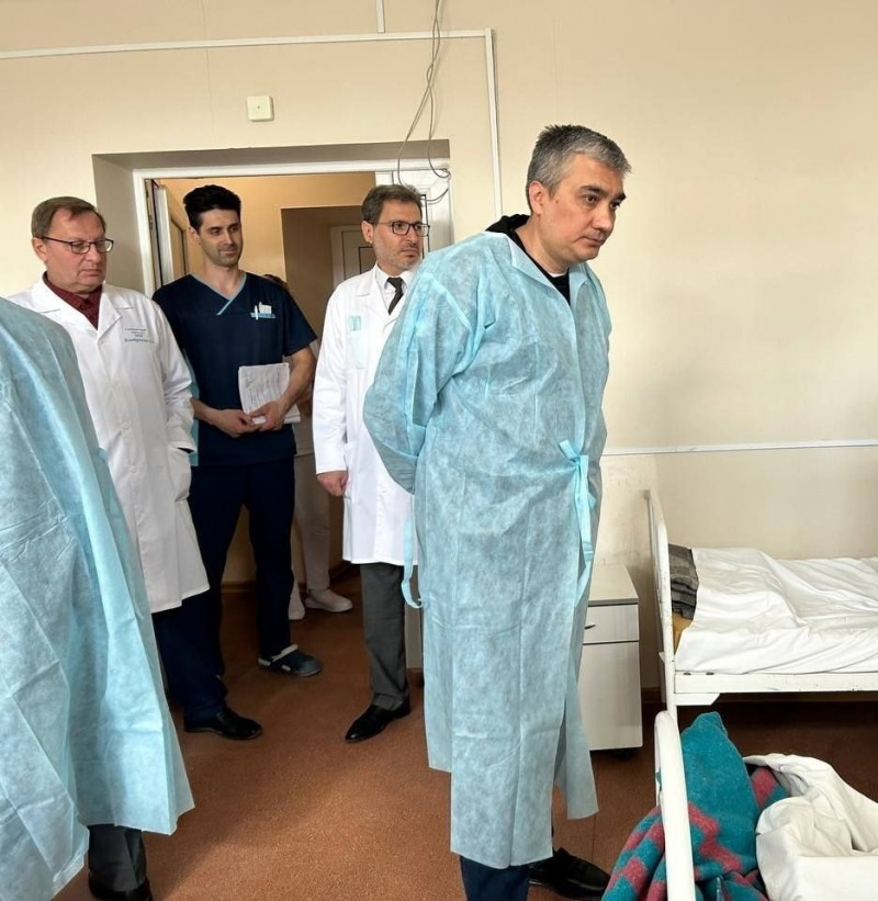 Армен Бенян с Послом Узбекистана Ботиржоном Асадовым посетили медучреждения региона, где проходят лечение пострадавшие после аварии