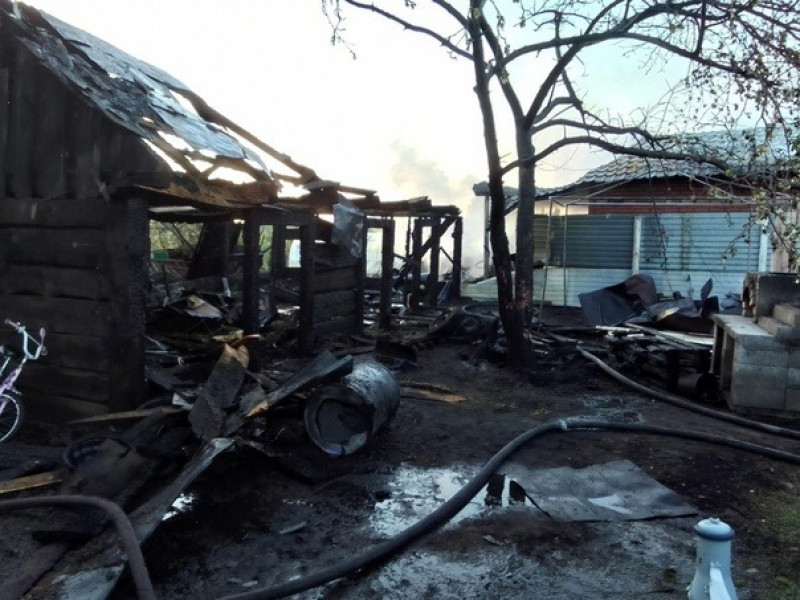В Кинельском муниципальном районе горели надворные постройки