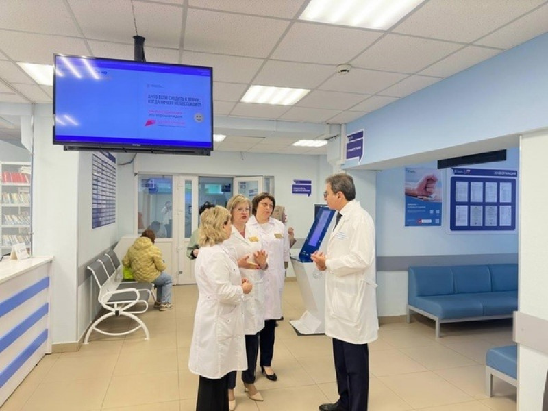 Министр здравоохранения Самарской области Армен Бенян с рабочим визитом посетил Самарскую городскую больницу №4