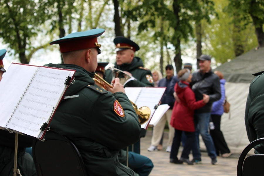 В День Победы росгвардейские военные музыканты дали концерт в Самаре