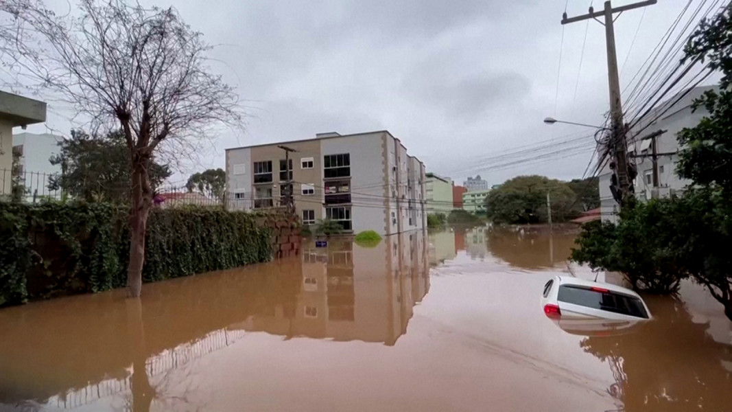 В Бразилии почти 330 тысяч человек покинули свои дома из-за наводнения