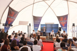 Состоялась дискуссия о развитии территорий, урбанистике «Как нам развивать Самару и что мы можем сделать прямо сейчас», а также презентация проектов участников АРХЛАБа – лаборатории проектирования и изучения городов. 