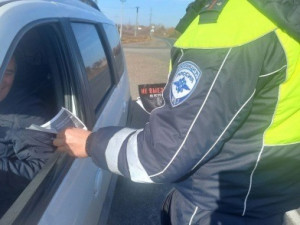 Так, в Кинельском районе полицейские провели профилактическую акцию "Встречная полоса!"