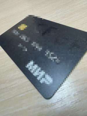 Жигулевец, увидев на найденной банковской карте значок бесконтактной оплаты, расплатился ею за покупки продуктов