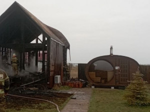 Совместными усилиями огнеборцы ликвидировали пожар на площади 80 квадратных метров.