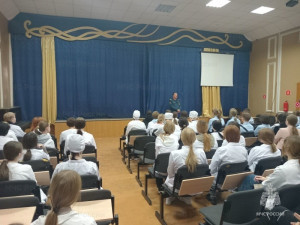 Сызранским студентам напомнили правила безопасности у воды зимой