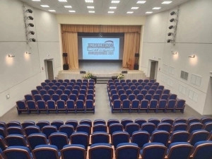 Можно слушать концерты известных российских коллективов и солистов во всех регионах РФ в режиме онлайн и в записи.