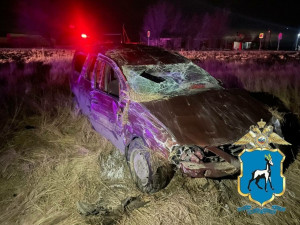 Три человека пострадали в ДТП в Волжском районе, перевернулась машина