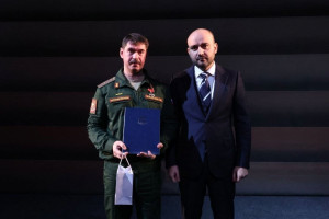 Также руководитель области поздравил и наградил победителей и призеров чемпионата по профессиональному мастерству для лиц с ОВЗ «Абилимпикс».