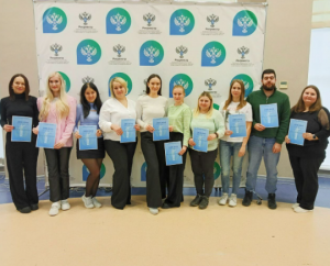 Участников состязания ждали самые разные вопросы: из Конституции РФ, из области истории, а также из сферы недвижимости.