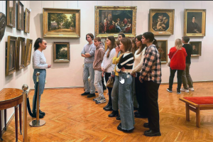 Музейные залы вместе с вузовскими аудиториями.