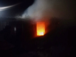 Крупный ночной пожар тушили в Безенчукском районе