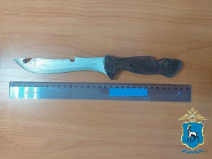 Жительница Самарской области задержалась в магазине и муж дома ударил ее ножом