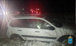 Полицейские работают на месте ДТП в Кинель-Черкасском районе: трое постраавших