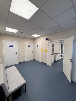 Получать необходимую медицинскую помощь, проходить диспансеризацию и профосмотры в новом ФАПе будут порядка 250 жителей Фёдоровки.