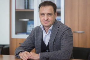 Игорь Сергеевич имеет большой опыт работы в сфере профессионального спорта и зарекомендовал себя как эффективный руководитель.