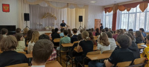 В Самарской области сотрудники полиции и общественники провели со школьниками акцию «КиберNetэтикет»