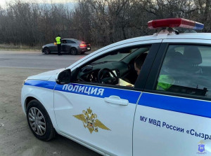 Сызранец, выпив бутылку алкогольного коктейля, решил заправить автомобиль и доехал на нем до заправки