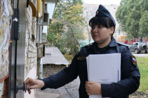 Судебные приставы переселили самарца из аварийного жилья в благоустроенную квартиру