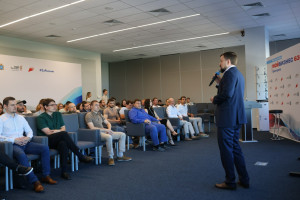 Центральным событием первого дня форума стала пленарная сессия «Комплексный подход к развитию предпринимательства на территории Самарской области».