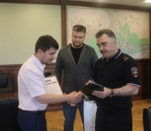 Благодаря взаимодействию сотрудников уголовного розыска с представителями телекоммуникационной компании удалось раскрыть и предотвратить ряд преступлений, связанных с дистанционным мошенничеством, совершаемых с использованием средств связи и сети Интернет