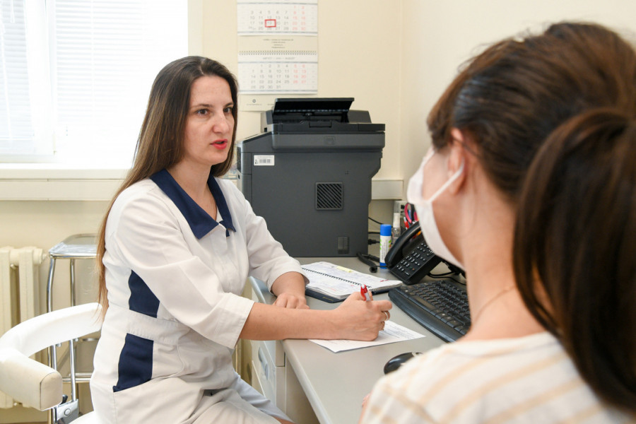 В Клиниках СамГМУ девушке со сложным диагнозом помогли стать мамой