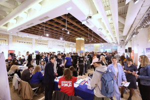 27 июня ярмарка трудоустройства состоится в офлайн- и онлайн-форматах. Главной площадкой для встречи станет Струковский сад.