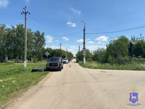 В Хворостянском районе 9-летняя девочка на электросамокате с 7-летним пассажиром попала в ДТП