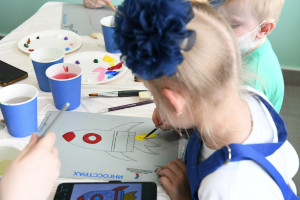 В космос отправят ракету с рисунками юных пациентов детской больницы имени Ивановой