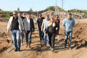 Через него стоки от жилых домов и предприятий Красноглинского и Кировского районов перекачиваются на Городские очистные канализационные сооружения.