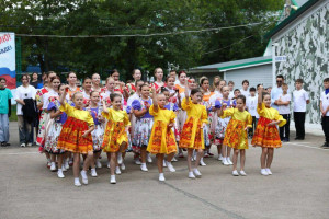 Иван Носков в начале смены навестил ребят.