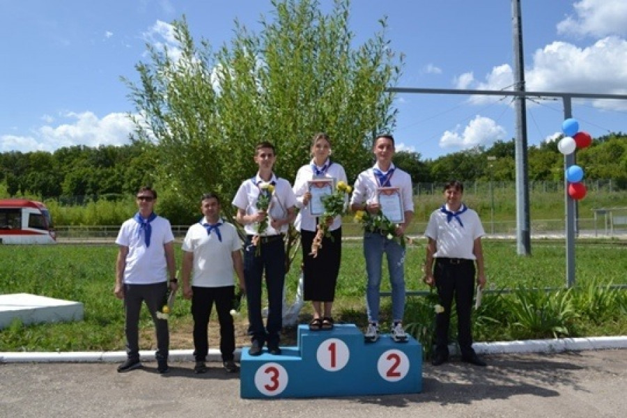 На стадионе 