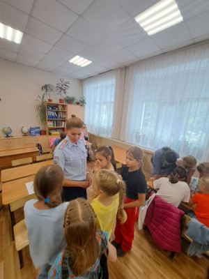 Самаре полицейские провели профилактическое мероприятие для юных посетителей областной детской библиотеки