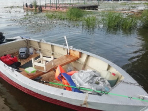 Под Самарой на реке Кривуша опрокинулась лодка, 4 человека оказались в воде