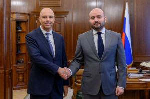 Кроме того, стороны обсудили актуальные вопросы по крупным инфраструктурным проектам, детали бюджетного планирования на будущий год.