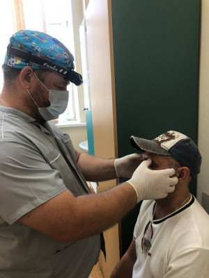 Все профилактические обследования защитники Отечества проходят в плановом порядке, включая консультации врачей узких специальностей.