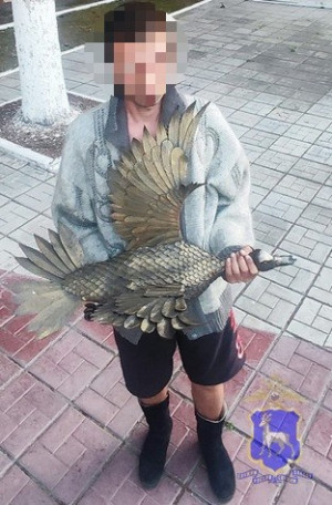 В кратчайшие сроки оперативники раскрыли хищение скульптуры - части благоустроенной территории вдоль ручья на Морквашинской улице.