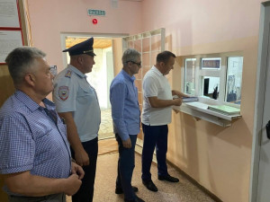 По результатам проверки общественники дали положительную оценку организации работы О МВД России по Кошкинскому району.