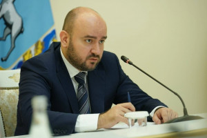 Один из основных вопросов повестки - выполнение мероприятий в целях безопасного прохождения пожароопасного сезона, готовность районов области к ликвидации возможных возгораний.