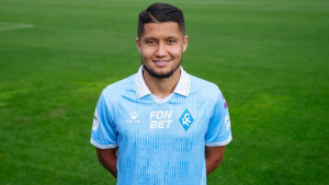 До конца сезона 2025/26 футболист будет выступать за самарскую команду под номером 77.