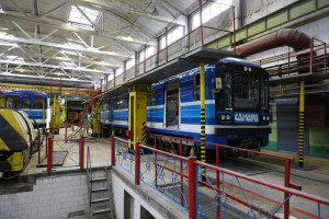 В распоряжении предприятия 35 вагонов, из них сформировано 8 четырехвагонных составов.