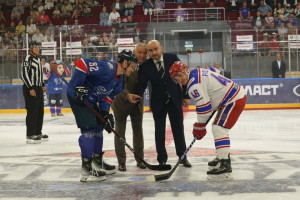 Вячеслав Федорищев отметил, что эти соревнования – настоящий праздник для любителей хоккея и шаг в развитии самарского хоккея, клуба ЦСК ВВС.