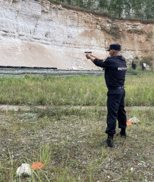 В Самаре более сорока сотрудников органов внутренних дел региона проходили полосу препятствий со стрельбой