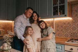 Многодетным семьям региона предоставляется ежегодная выплата на приобретение школьной и спортивной формы