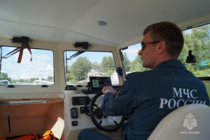 Инспекторы ГИМС продолжают следить за водоёмами и предупреждают отдыхающих о рисках